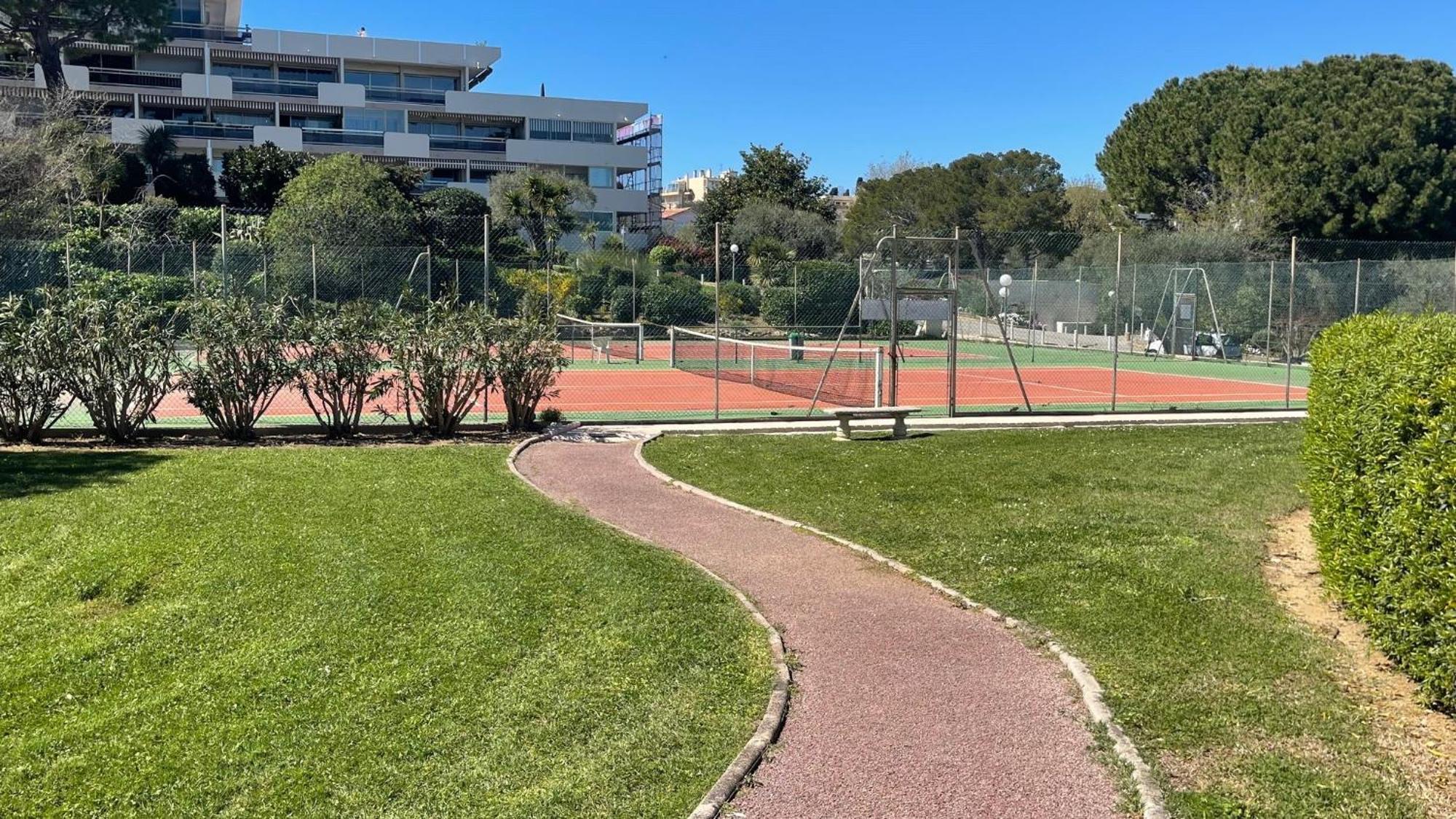 Joli Studio Vue Mer, Piscine, Tennis, Parking 앙티브 외부 사진