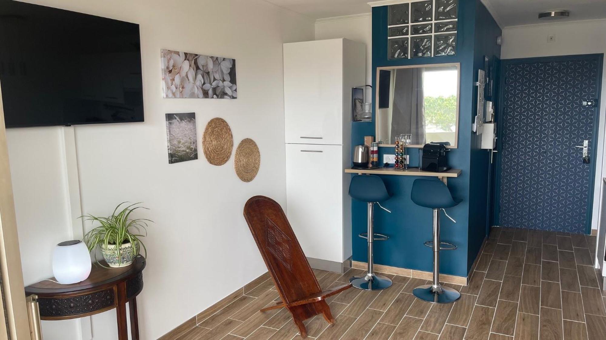 Joli Studio Vue Mer, Piscine, Tennis, Parking 앙티브 외부 사진